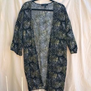 Forever 21 kimono/ cardigan size small Black and green leaves